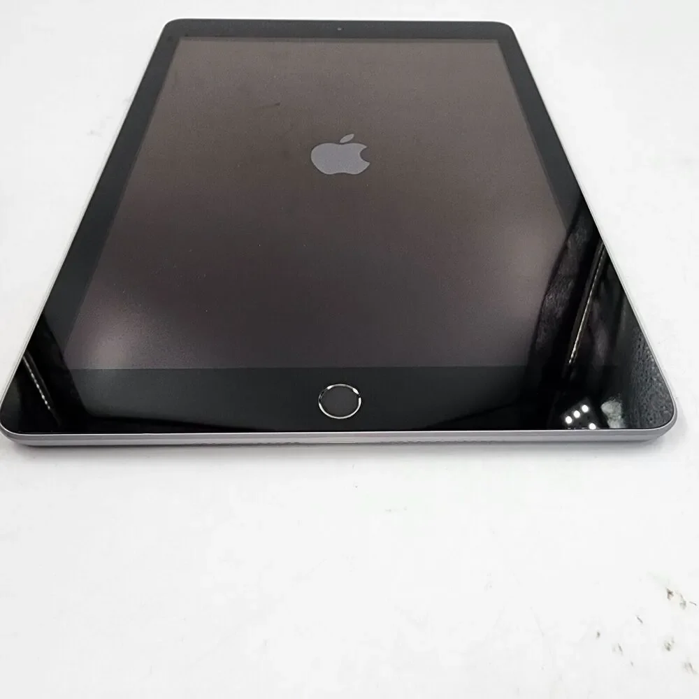 Apple - 9.7-Inch iPad 6th Gen with Wi-Fi - 128GB - Space Gray - Picture 6 of 14